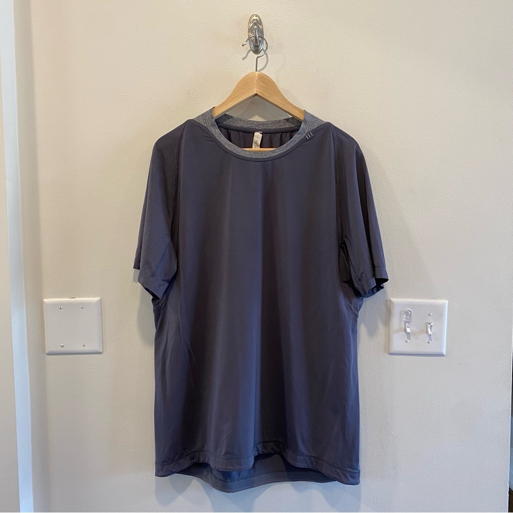 Lululemon Bolt Tech Short Sleeve tee shirt men’s large gray athletic performance